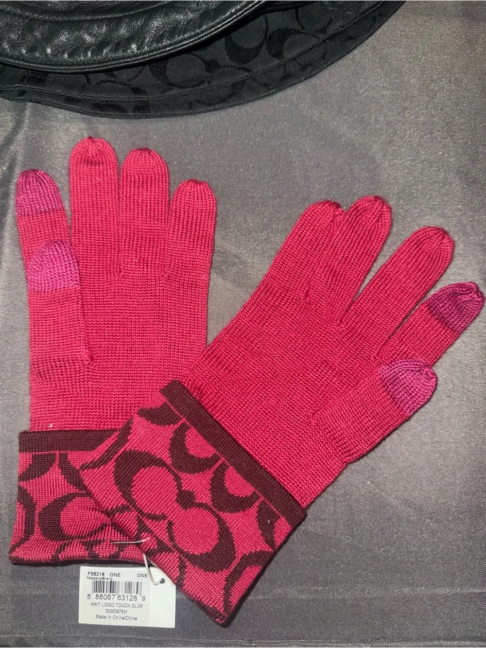 Coach Hot Pink Signature Cuff Knit Gloves with Dark Logo